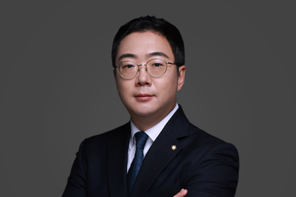 김석
